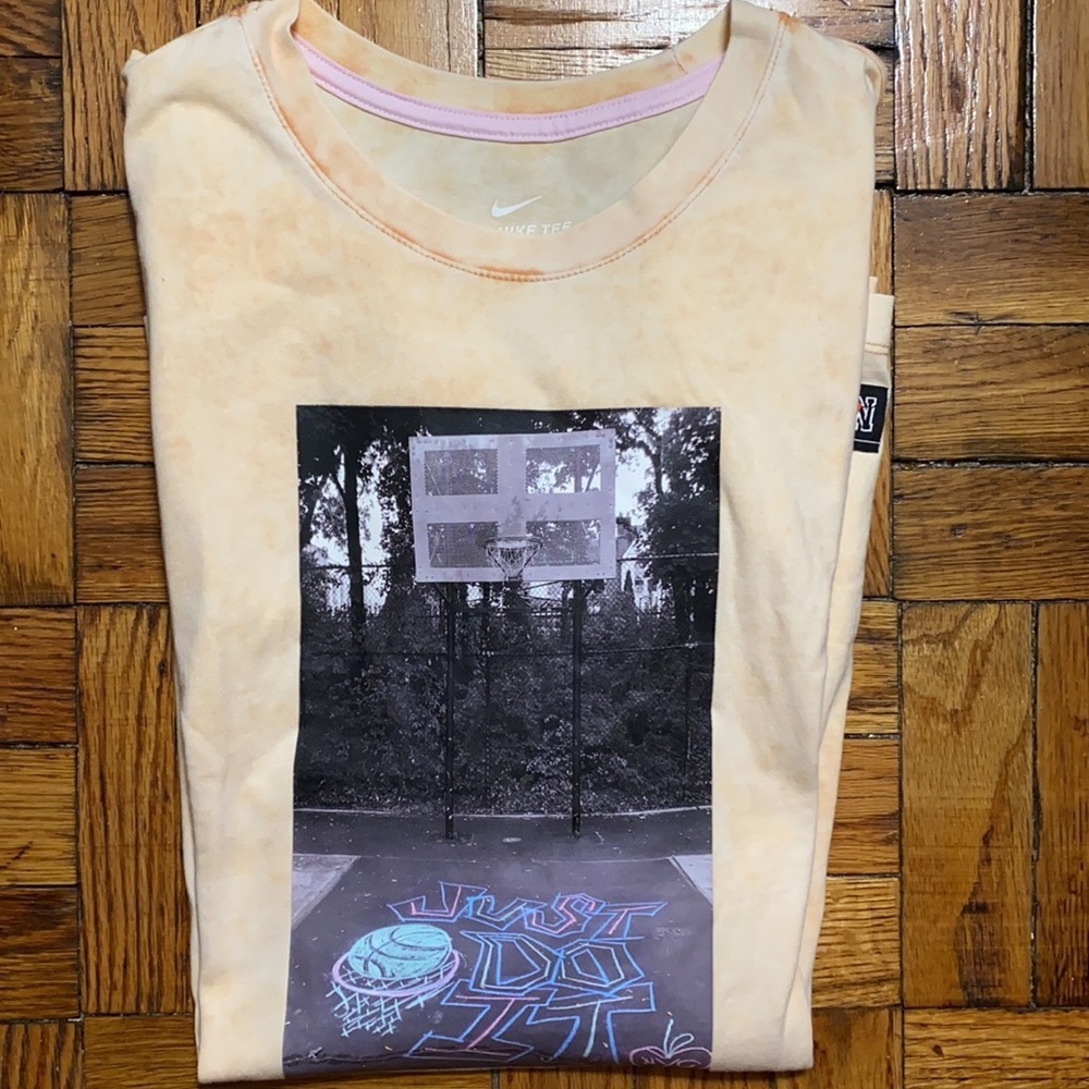 NWT Nike peach short sleeve tee
size: XL